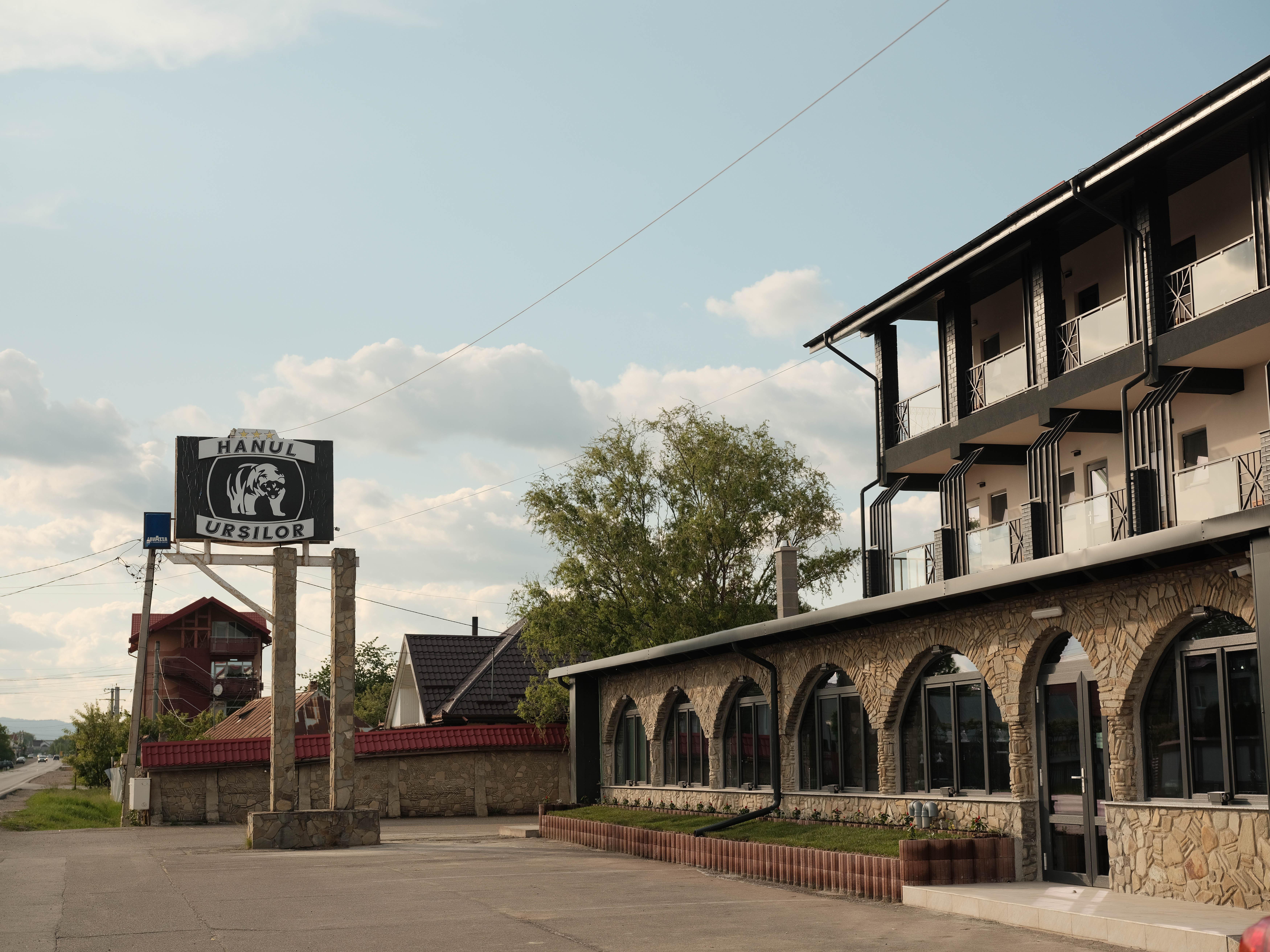 Hanul Ursilor Târgu Neamț Exterior photo